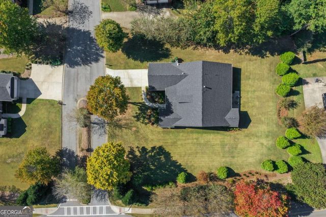 900 Ravenwood Way, Canton, GA 30115