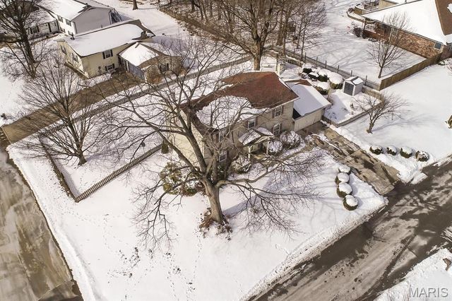 4800 Brecht Lane, Godfrey, IL 62035