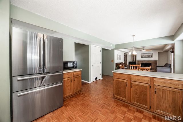 4800 Brecht Lane, Godfrey, IL 62035