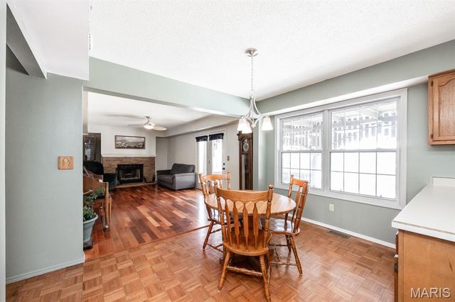 4800 Brecht Lane, Godfrey, IL 62035