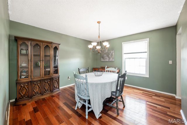 4800 Brecht Lane, Godfrey, IL 62035