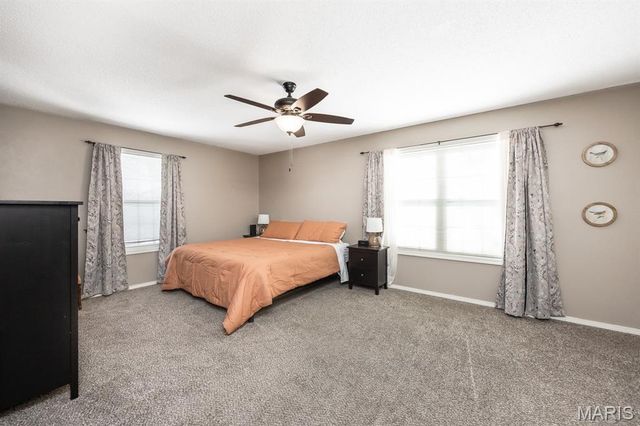 4800 Brecht Lane, Godfrey, IL 62035