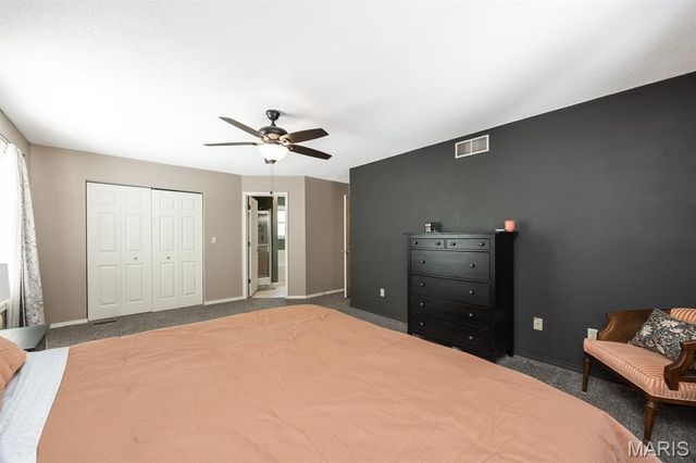 4800 Brecht Lane, Godfrey, IL 62035