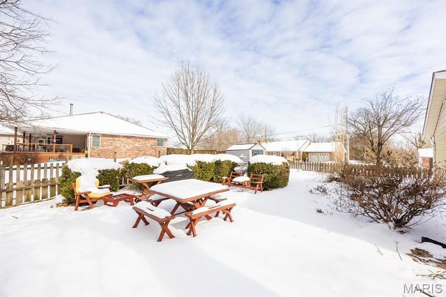 4800 Brecht Lane, Godfrey, IL 62035