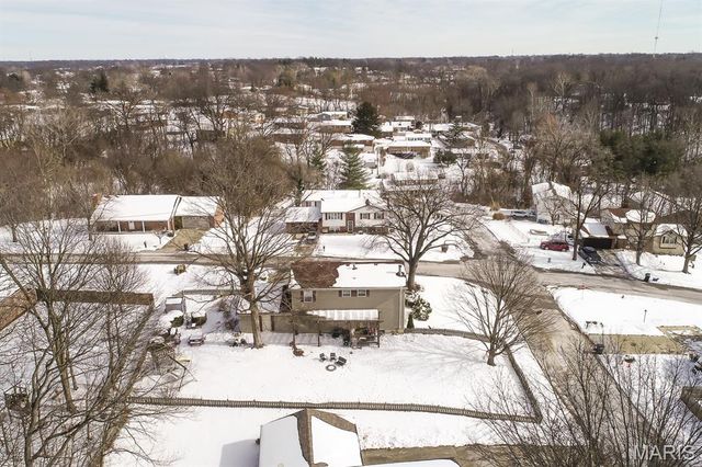 4800 Brecht Lane, Godfrey, IL 62035