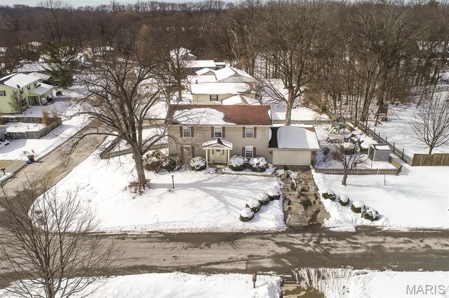 4800 Brecht Lane, Godfrey, IL 62035