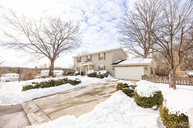 4800 Brecht Lane, Godfrey, IL 62035