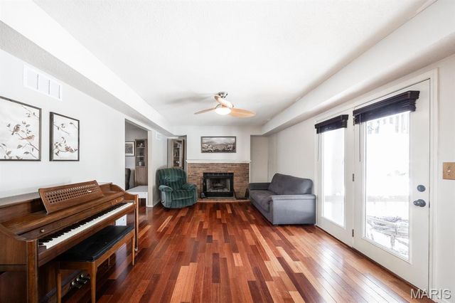 4800 Brecht Lane, Godfrey, IL 62035