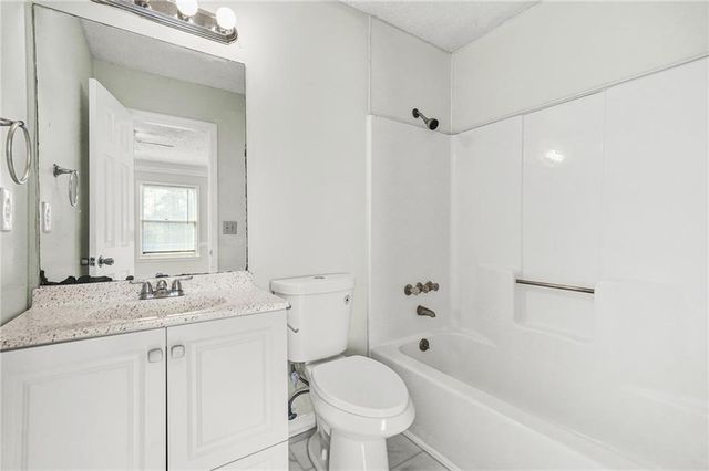 140 Davis Mill Court, Lawrenceville, GA 30044
