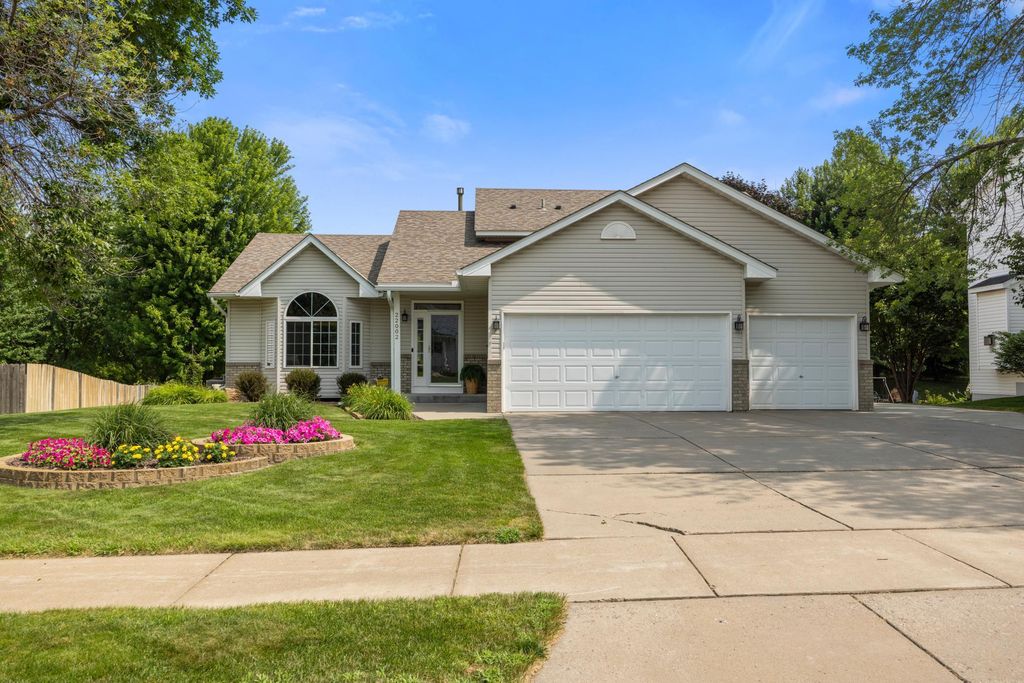 22002 Elm Parkway, Rogers, MN 55374