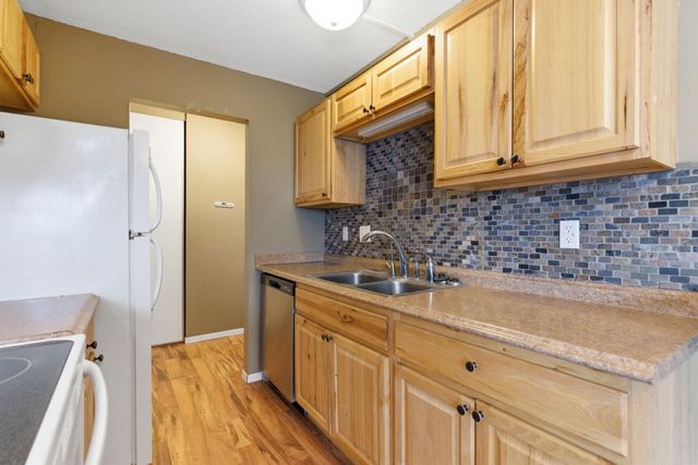 1023 Smetana Road 6, Hopkins, MN 55343