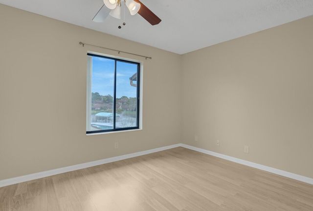 708 Sunny Pine Way B3, Greenacres, FL 33415