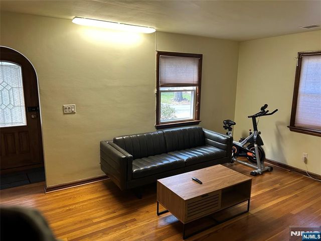 33 Haring Street, Closter, NJ 07624