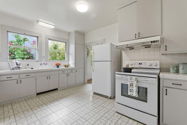 5887 Chabot Court, Oakland, CA 94618