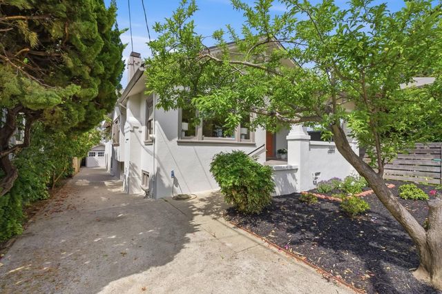 5887 Chabot Court, Oakland, CA 94618