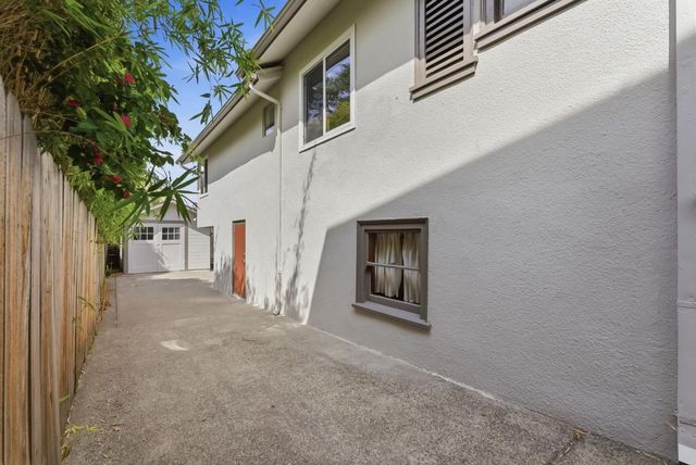 5887 Chabot Court, Oakland, CA 94618