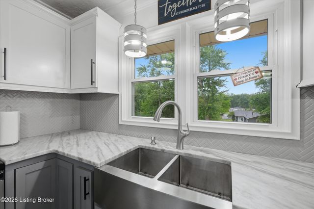 5404 Carol Way, Louisville, KY 40214