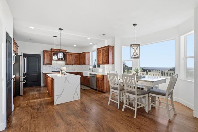 4090 Puzzlewood Ln, Auburn, CA 95602