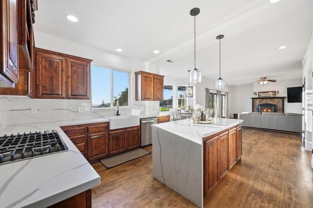 4090 Puzzlewood Ln, Auburn, CA 95602