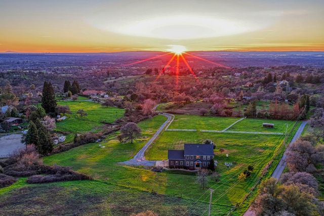 4090 Puzzlewood Ln, Auburn, CA 95602