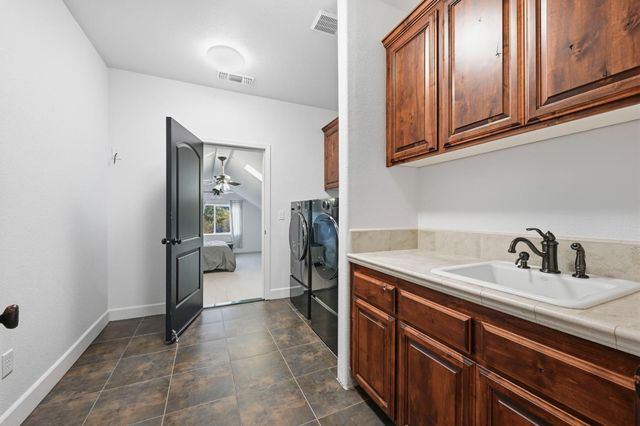 4090 Puzzlewood Ln, Auburn, CA 95602