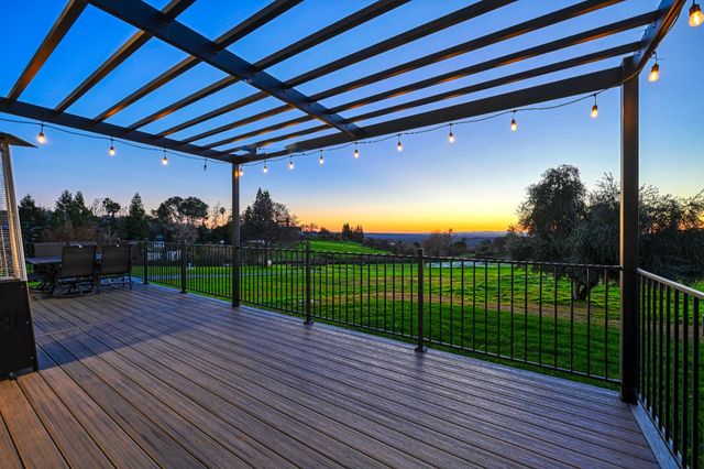 4090 Puzzlewood Ln, Auburn, CA 95602