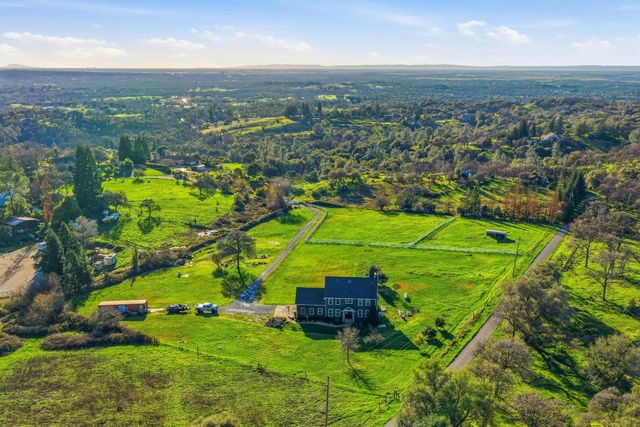 4090 Puzzlewood Ln, Auburn, CA 95602