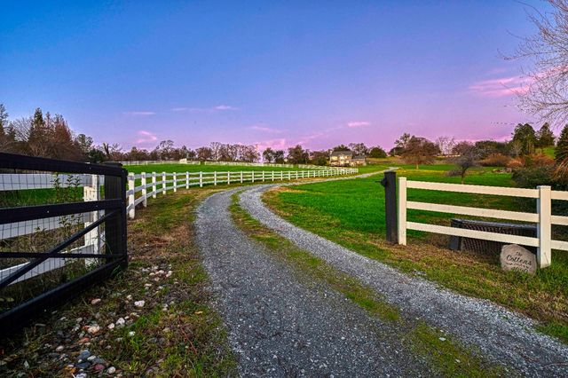 4090 Puzzlewood Ln, Auburn, CA 95602