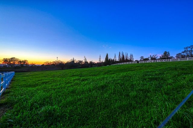 4090 Puzzlewood Ln, Auburn, CA 95602