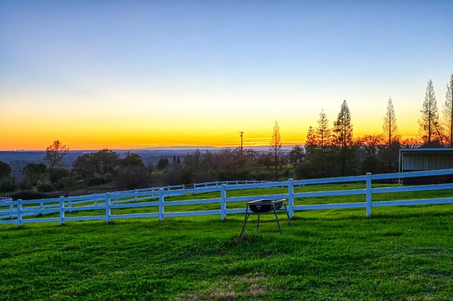 4090 Puzzlewood Ln, Auburn, CA 95602