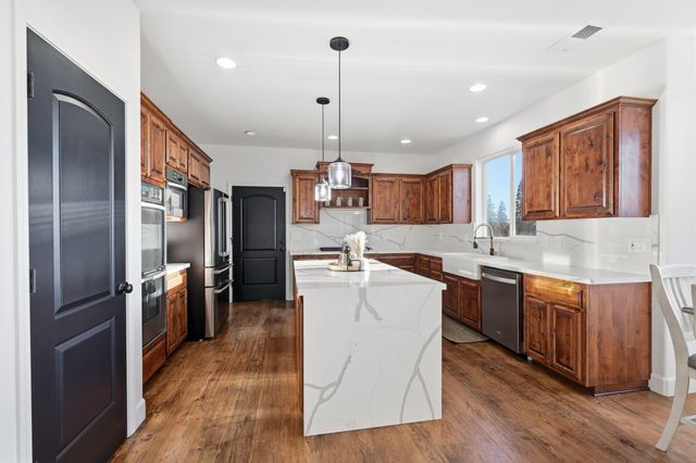 4090 Puzzlewood Ln, Auburn, CA 95602