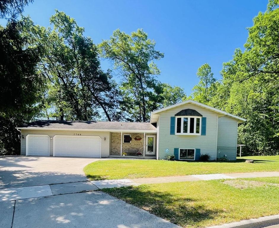 2769 CHIEF HILL DRIVE, Green Bay, WI 54313