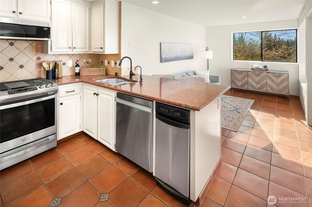 7407 180th Street SW, Edmonds, WA 98026