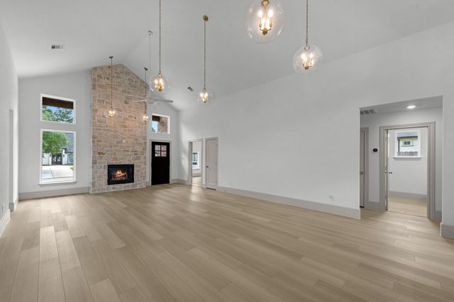 106 Wyndemere Drive, Montgomery, TX 77356