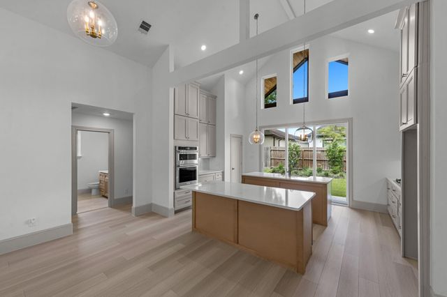 106 Wyndemere Drive, Montgomery, TX 77356