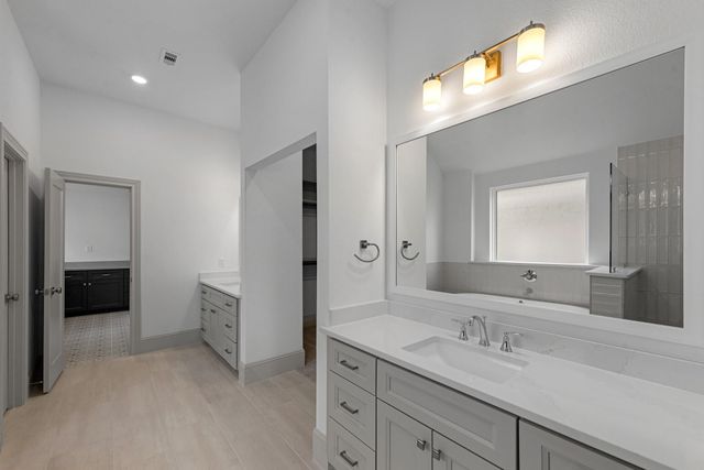 106 Wyndemere Drive, Montgomery, TX 77356