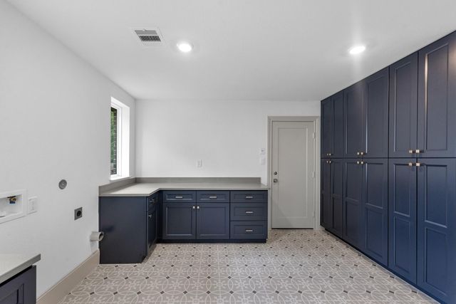 106 Wyndemere Drive, Montgomery, TX 77356
