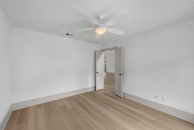 106 Wyndemere Drive, Montgomery, TX 77356