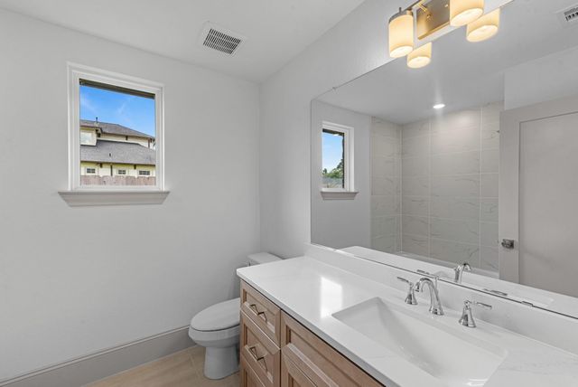 106 Wyndemere Drive, Montgomery, TX 77356