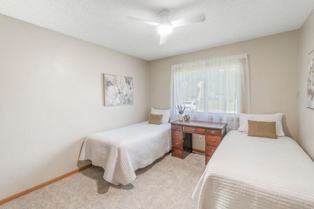 711 Hearthside Drive, Cedar Falls, IA 50613