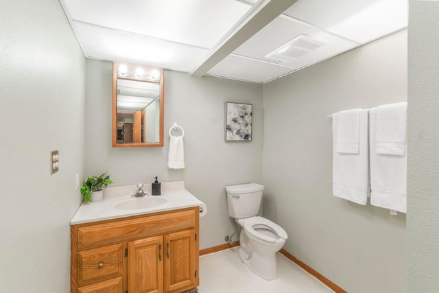 711 Hearthside Drive, Cedar Falls, IA 50613
