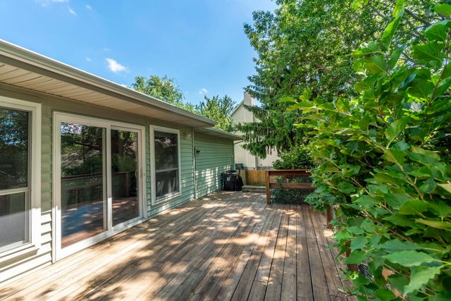 711 Hearthside Drive, Cedar Falls, IA 50613