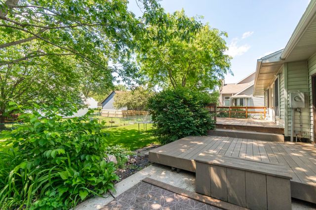 711 Hearthside Drive, Cedar Falls, IA 50613