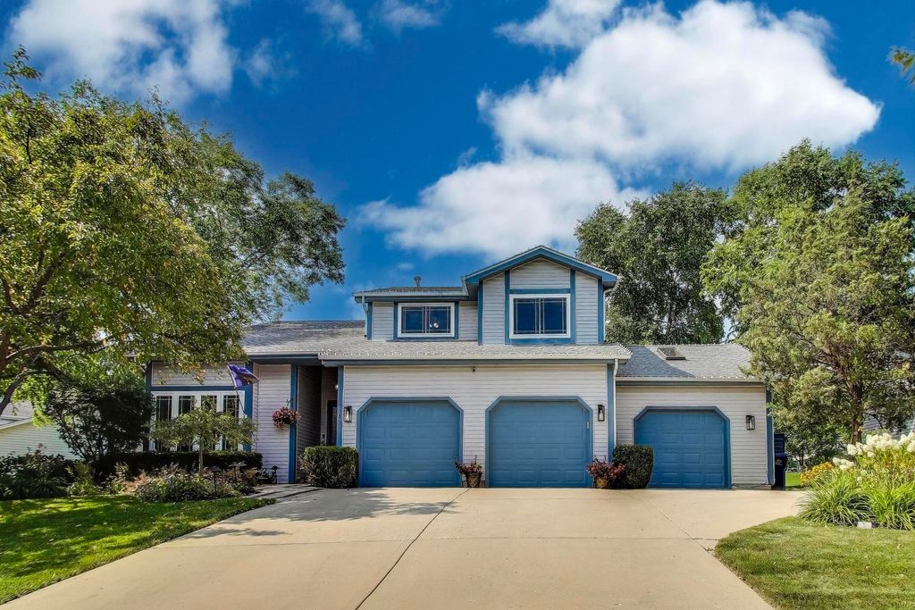 17386 W Dartmoor Drive, Grayslake, IL 60030