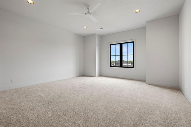 11807 W 181st Terrace, Overland Park, KS 66013
