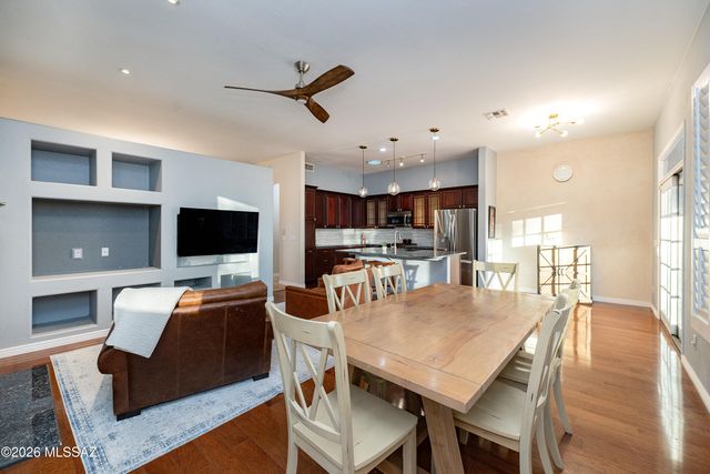 241 W Carlynn Cliff Place, Oro Valley, AZ 85755