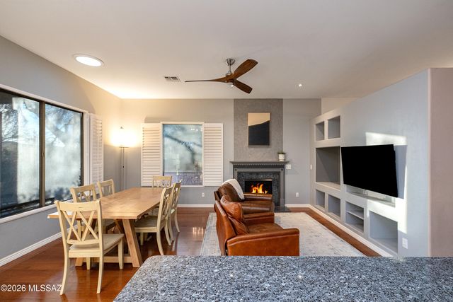 241 W Carlynn Cliff Place, Oro Valley, AZ 85755