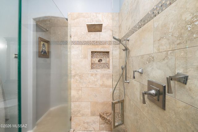 241 W Carlynn Cliff Place, Oro Valley, AZ 85755