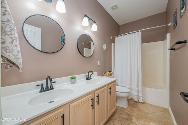 241 W Carlynn Cliff Place, Oro Valley, AZ 85755