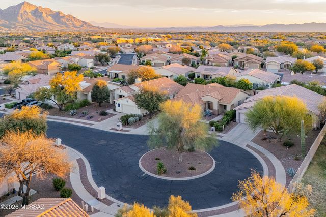 241 W Carlynn Cliff Place, Oro Valley, AZ 85755